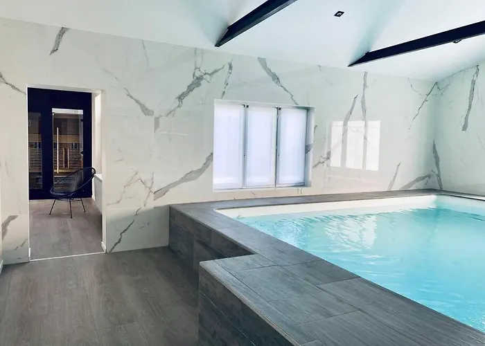 Отель Porte17 *